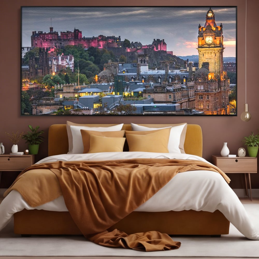 Tablou canvas cu tablou canvas cu peisaj urban din scotia la amurg, in rama de aluminiu negru, pe perete intr-un dormitor